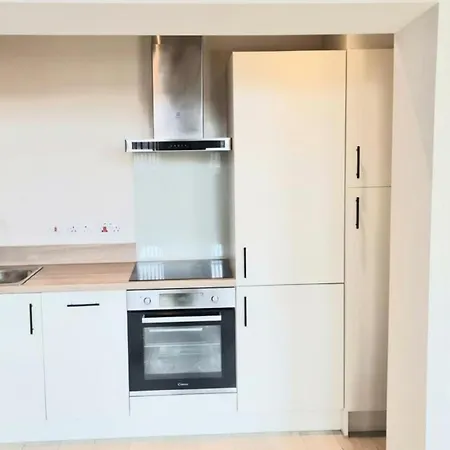 Stylish 1 Bed Sleeps 2 Parking Lägenhet