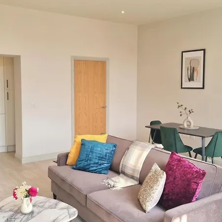 Stylish 1 Bed Sleeps 2 Parking * Leeds (West Yorkshire)