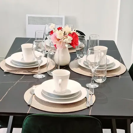 Stylish 1 Bed Sleeps 2 Parking * Лідс