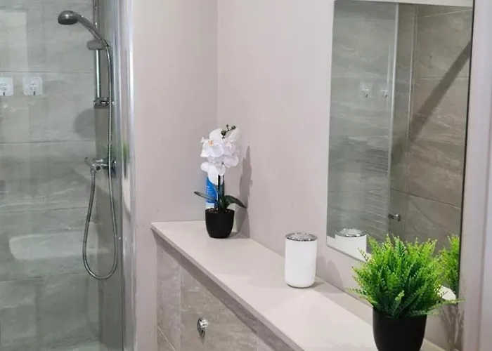 Apartment Stylish 1 Bed Sleeps 2 Parking